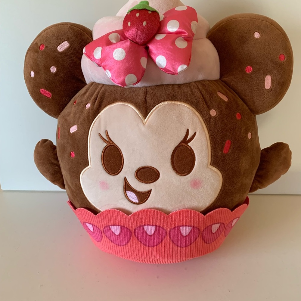 Disney Minnie Mouse Strawberry Cupcake Munchlings Plush Baked Treats, 16”